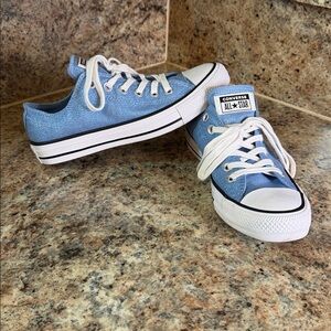 Womens 7 Converse Chuck Taylor All Star OX Light Blue White glitter- 561710F
